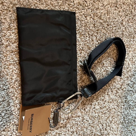 Burberry Pouchette - Picture 3 of 5